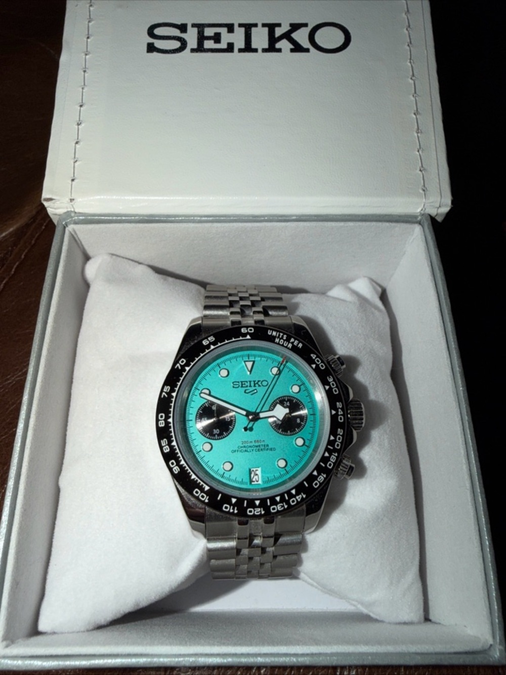 Seiko Mod Tiffany Blue Dial & Black Bezel Jubilee Bracelet VK64 Movement